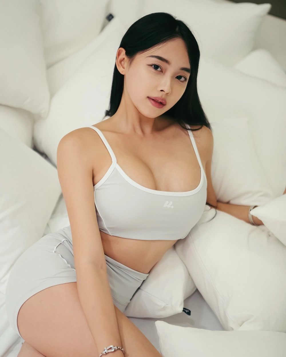 Gái xinh vú to mông to thủ dâm tự sướng body khủng kích thích quyến rũ