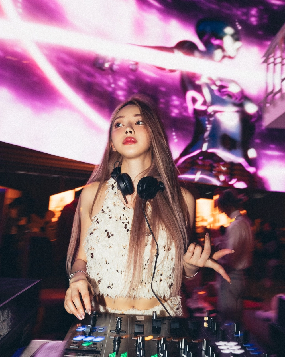 Gai xinh bop vu tự bóp ngực đẹp căng tròn gợi tình sexy mê mẩn mạnh mẽ