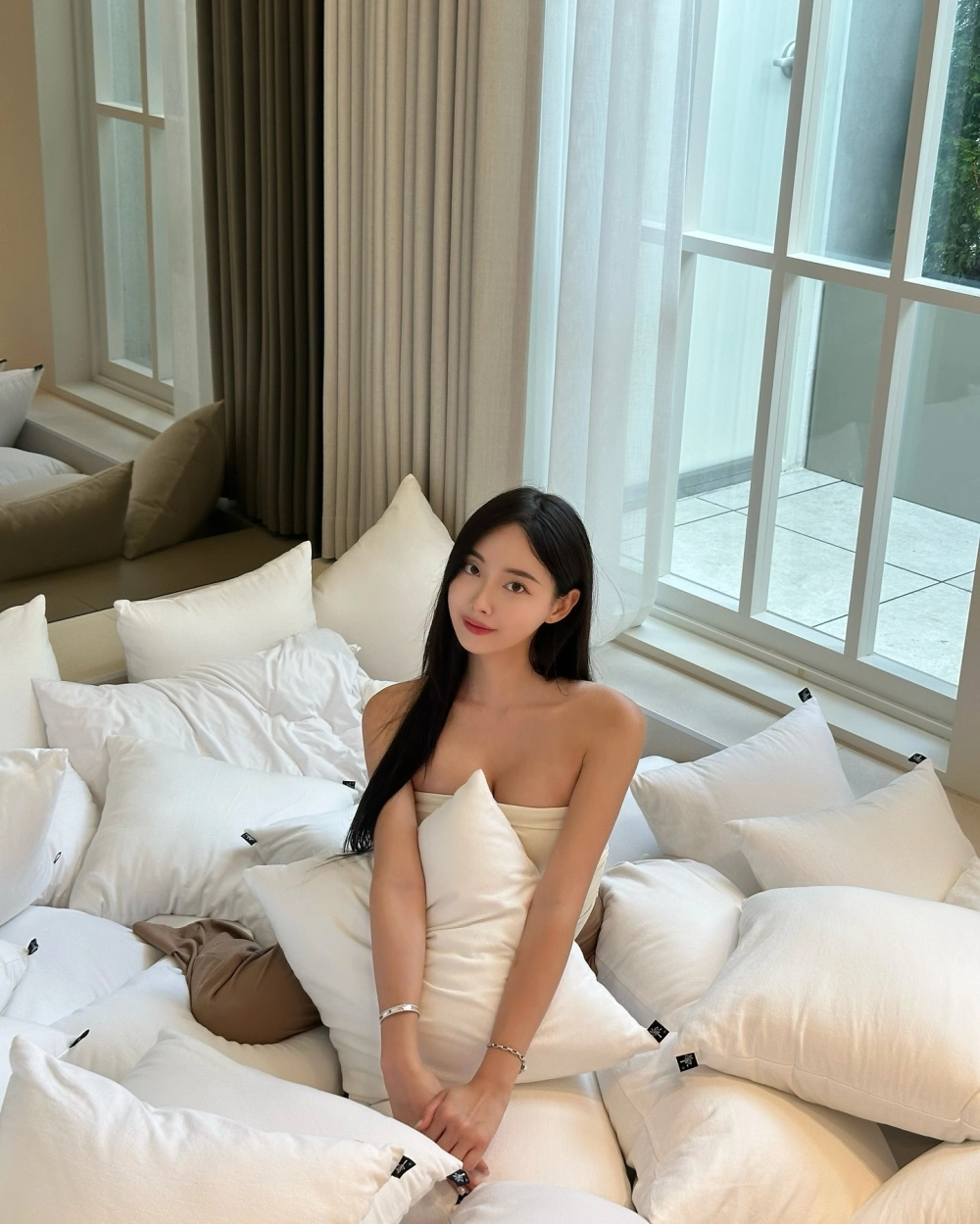 Gái xinh vú to thủ dam tự sướng ngực khủng gợi cảm kích thích nóng bỏng mãnh liệt