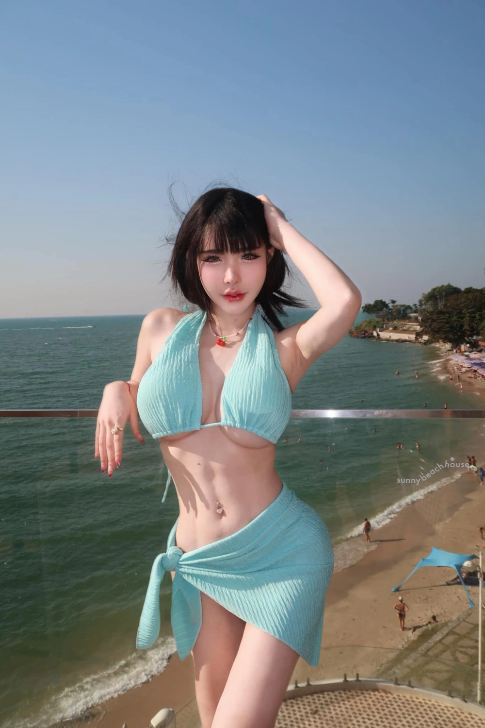 Gái xinh cấp 3 vú to nữ sinh cấp 3 ngực to phát triển sexy quyến rũ tột độ