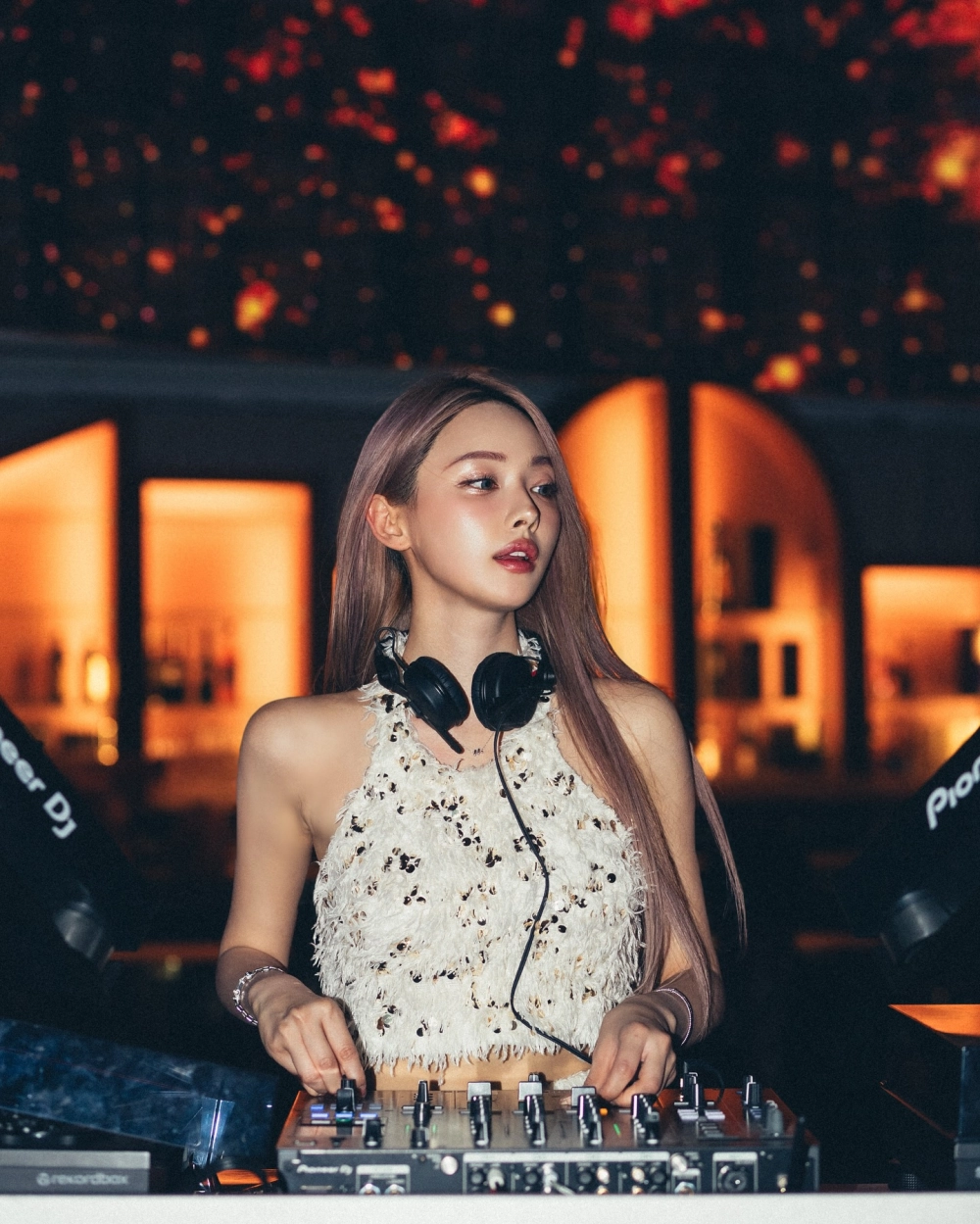 Ảnh gái xinh vú to tròn bộ ảnh ngực tròn trịa hoàn hảo sexy cuốn hút