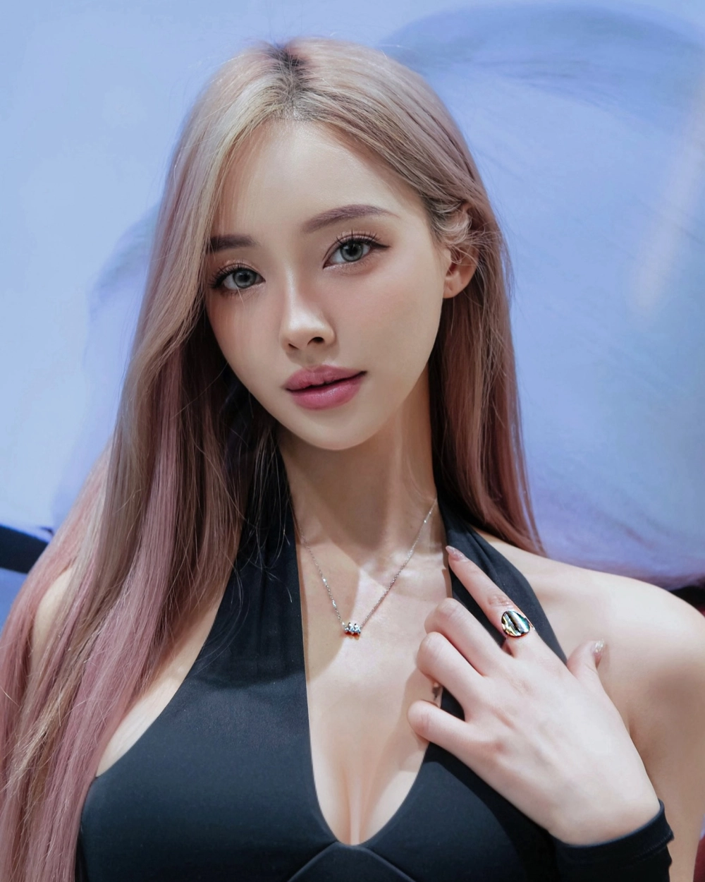 Gái xinh mặc áo hở vú áo hở khoe vòng một gợi tình nóng bỏng quyến rũ