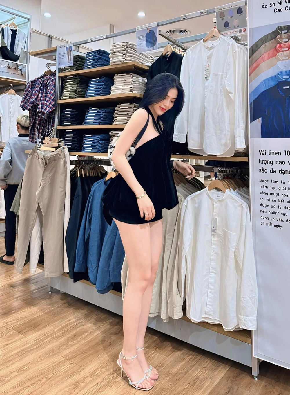 Phim sex cho vợ làm mẫu ảnh vợ hở bạo nóng bỏng cuốn hút điên