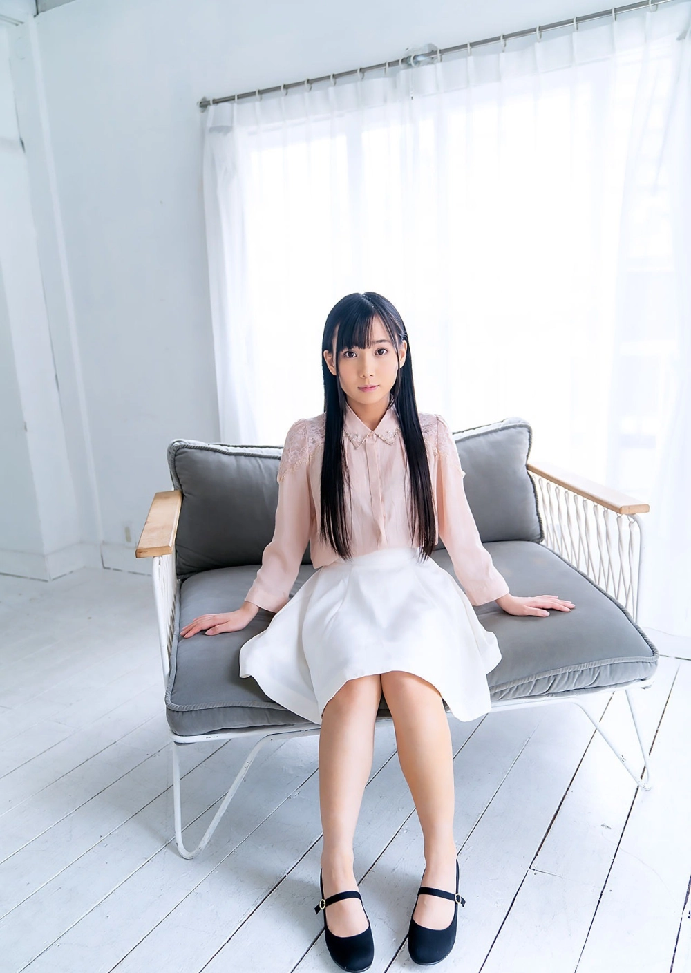 Mayoi Arisaka đường cong hoàn hảo bốc lửa cuốn hút