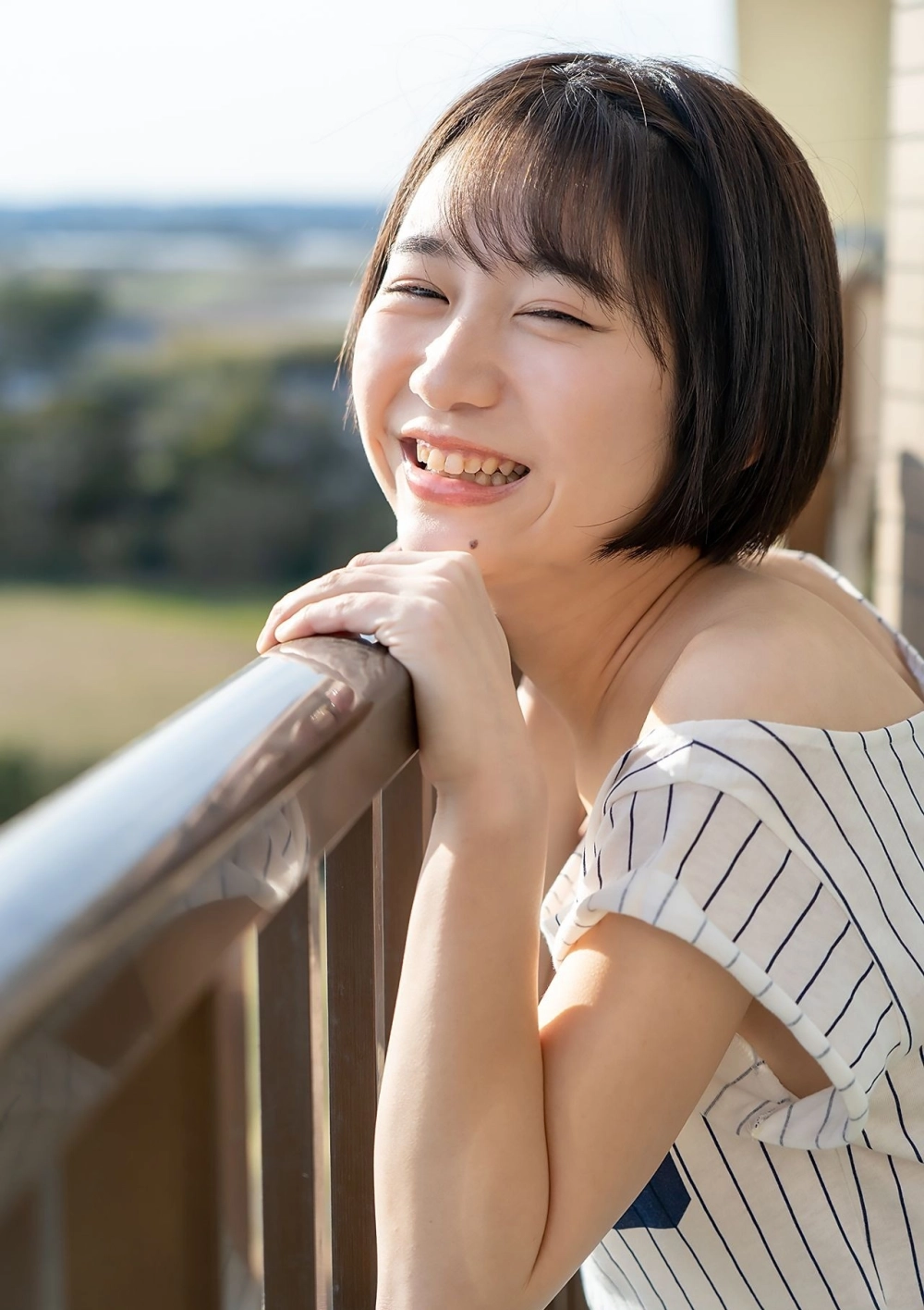 Shiho Fujie sexy rực cháy với làn da mịn màng