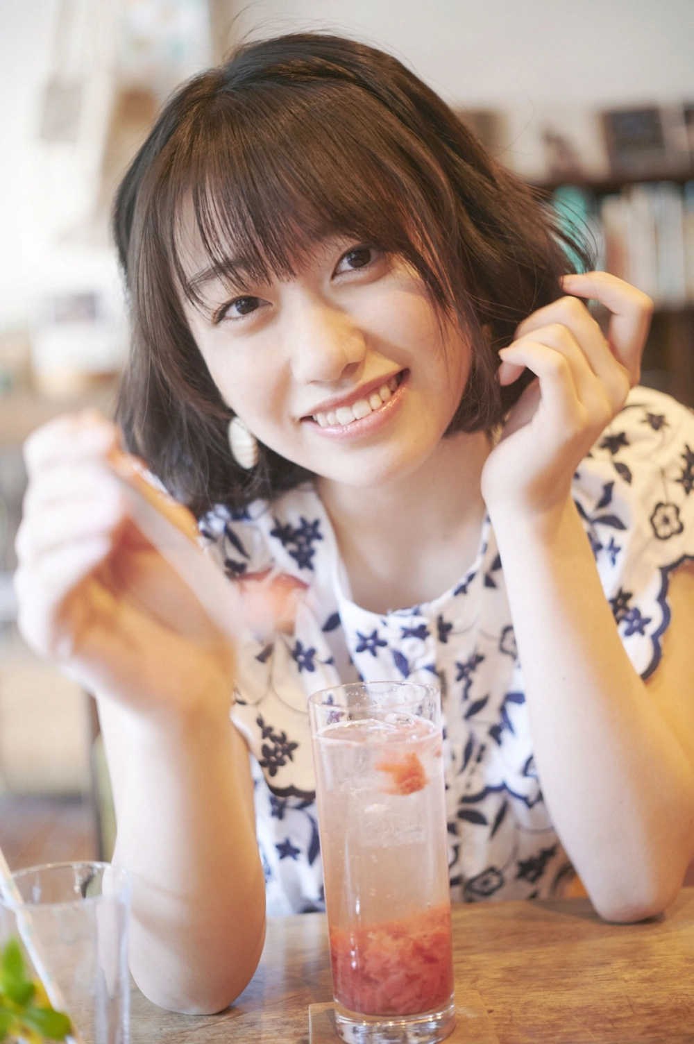 Wada Sakurako sexy rực cháy với làn da mịn màng