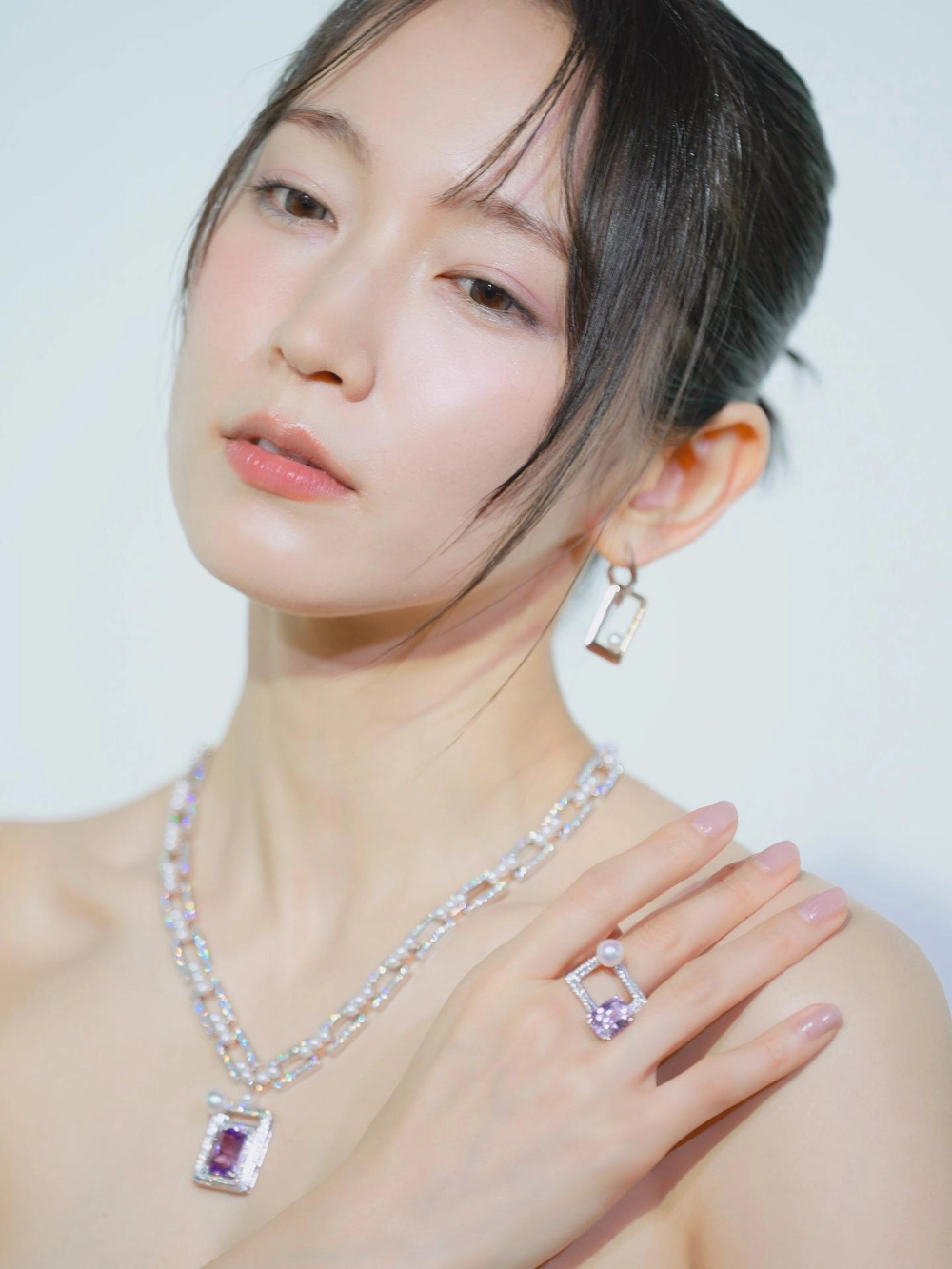 Yoshioka Rifan gợi cảm đỉnh cao làm ai cũng si tình