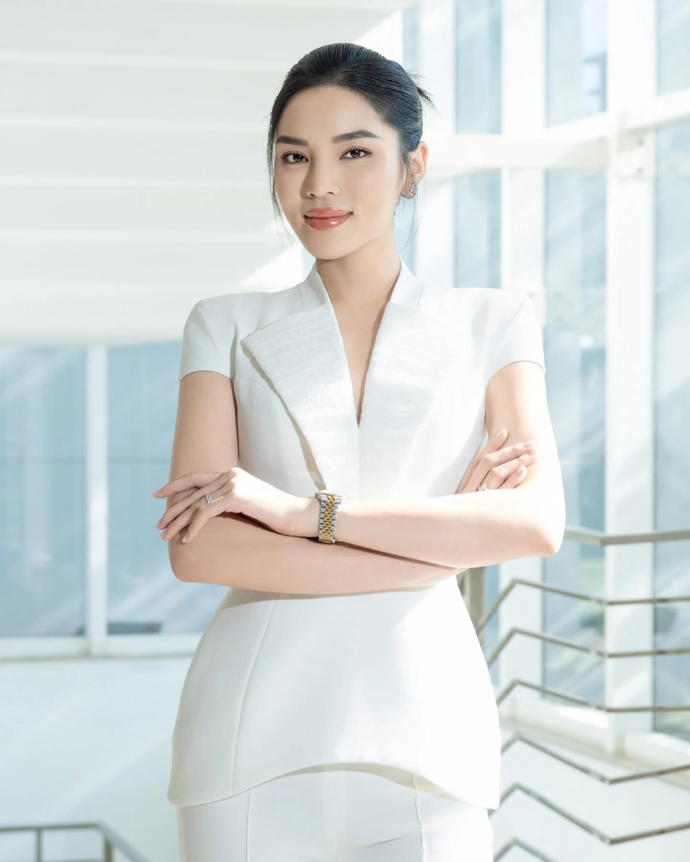 Avatar vẽ cô gái đơn giản cute nhìn rất dễ thương