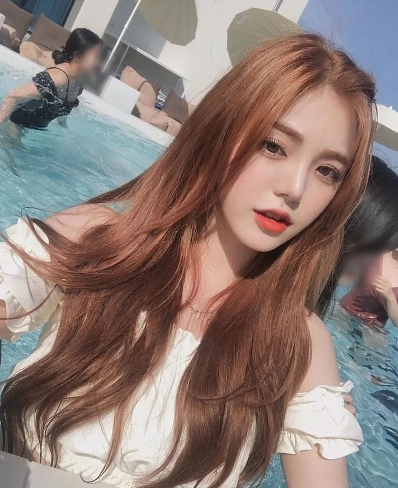 Nhuộm tóc màu nâu hồng ngọt ngào cuốn hút