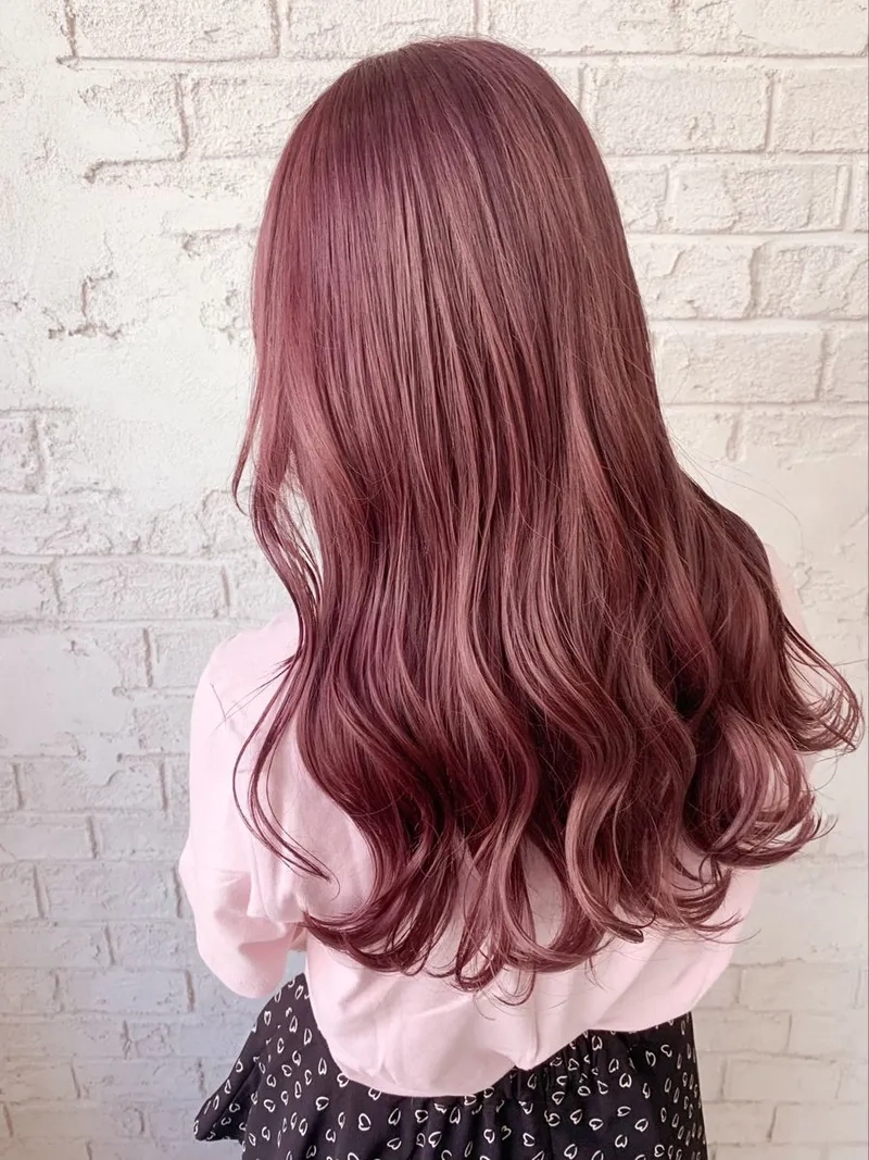 Nhuộm tóc nâu hồng dễ thương sang trọng