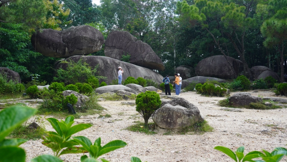 Hòn trống hòn mái hạ long biểu tượng di sản