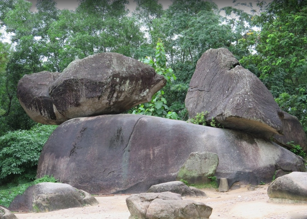 Ý nghĩa hòn trống mái tình yêu chung thủy