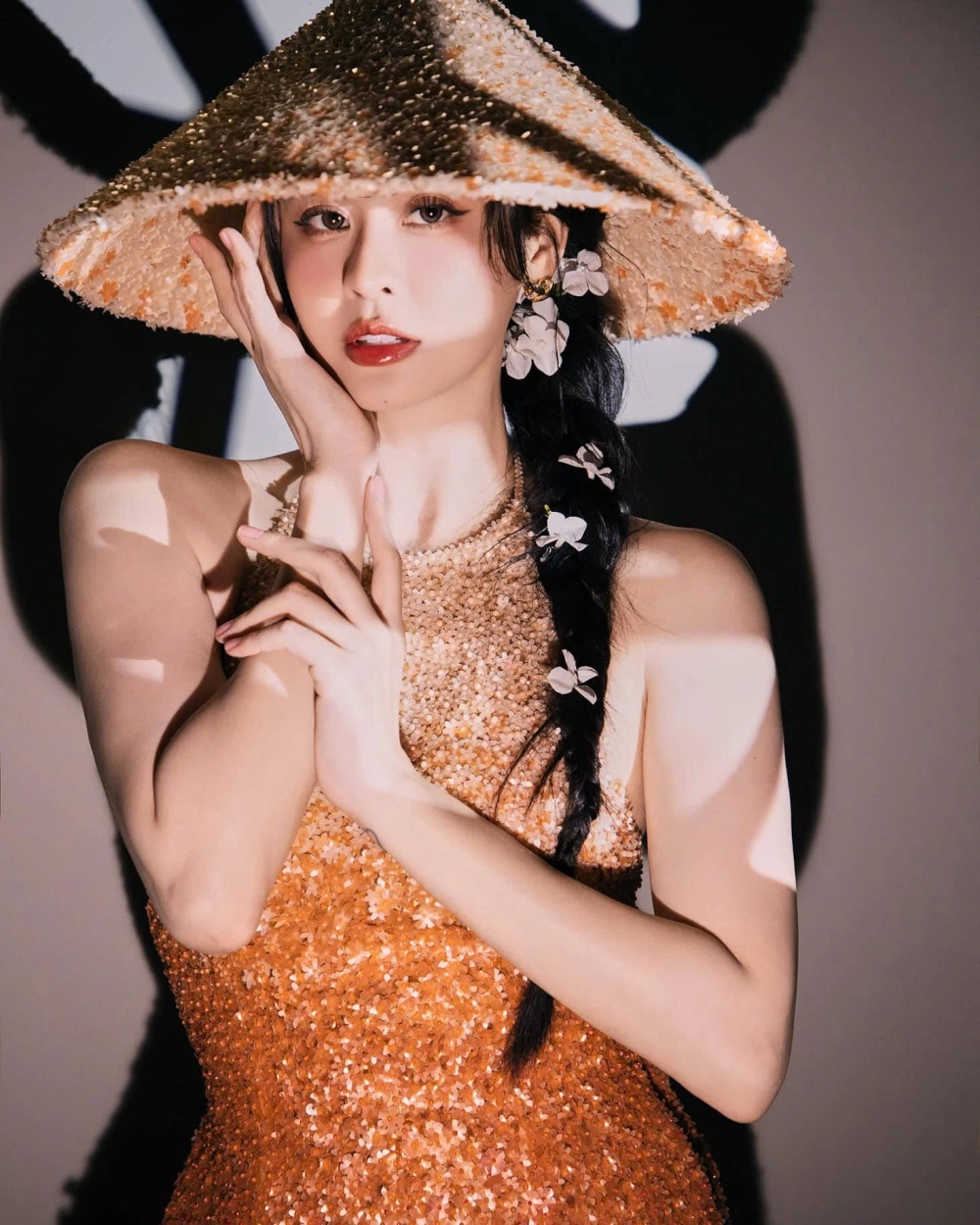 Hình đại diện con gái thể hiện vẻ đẹp tự nhiên và phong cách riêng của mỗi người.