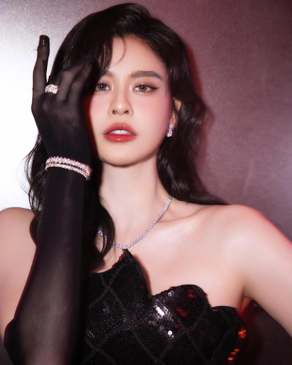 Ảnh avatar gái đẹp thể hiện sự tinh tế và cuốn hút.