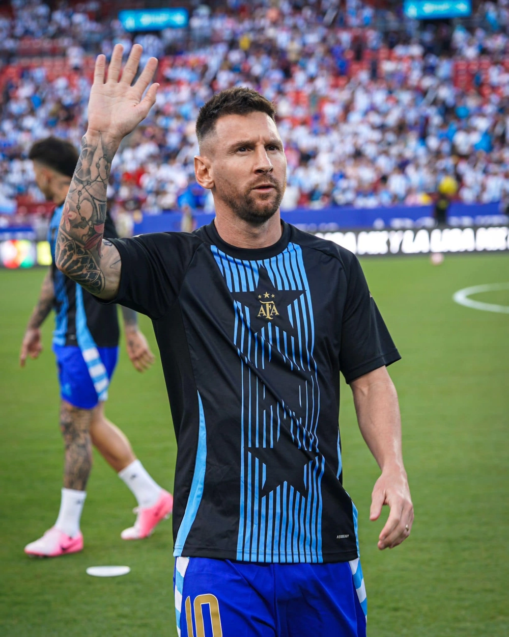 Lionel messi height phản ánh thể hình đặc trưng của anh.