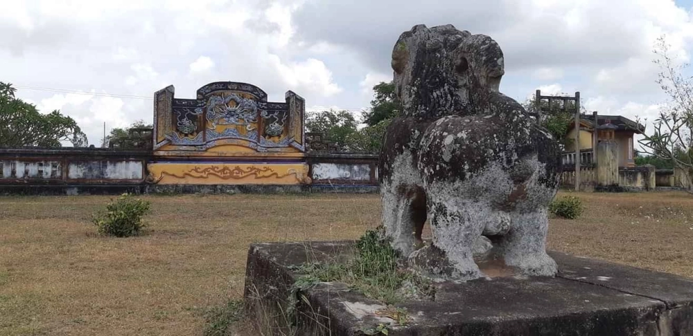 Tham quan thành Hoàng Đế giúp hiểu thêm lịch sử Bình Định.