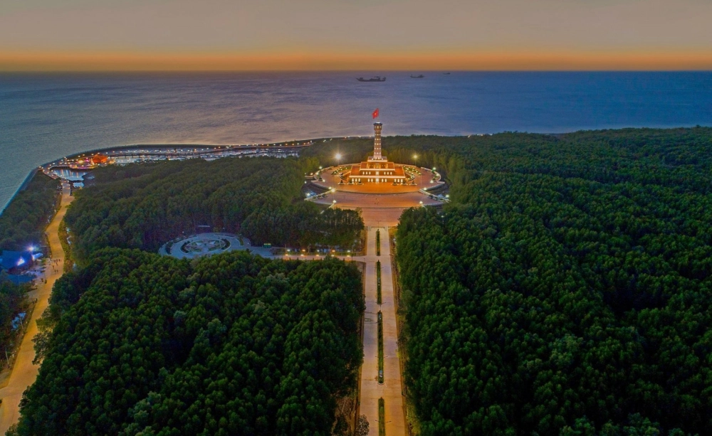 Vườn quốc gia Mũi Cà Mau phong phú, quý hiếm.