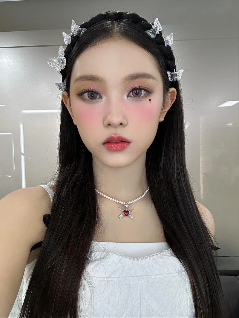 Biểu cảm đa dạng của haerin biểu cảm