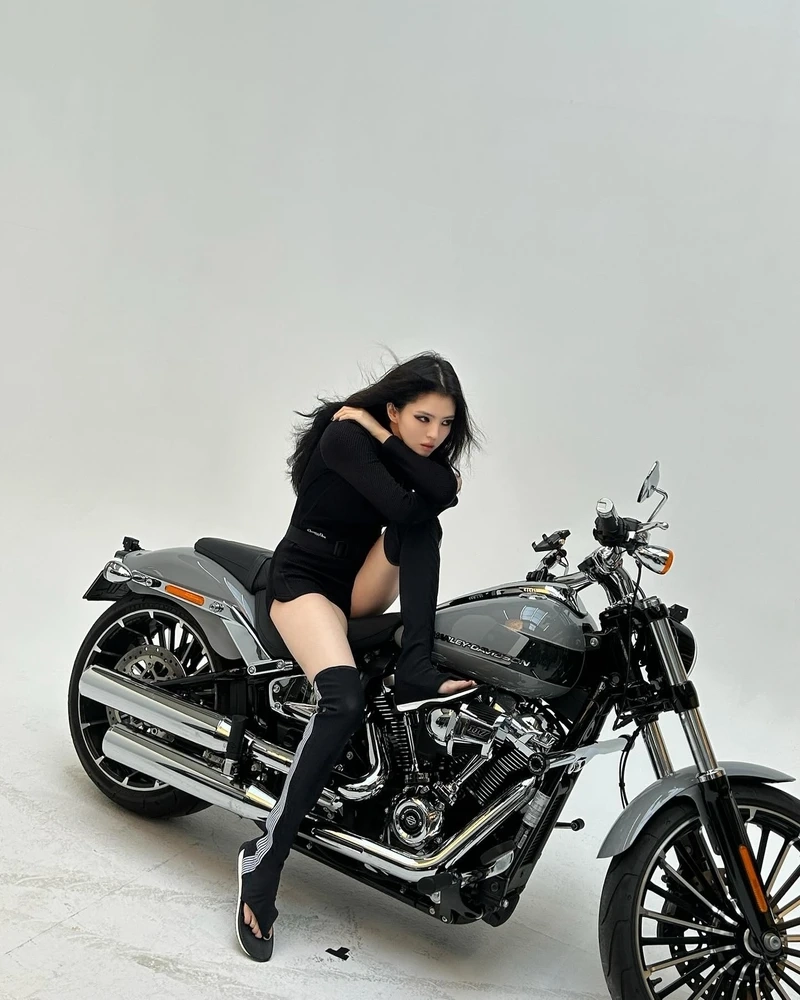 Vẻ đẹp giản dị của han so-hee đời thường