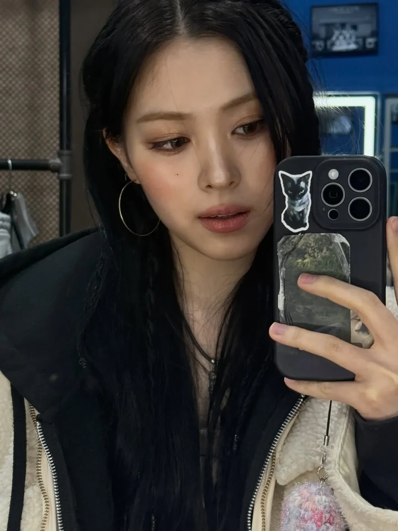 Ánh nhìn cuốn hút từ ryujin thần thái