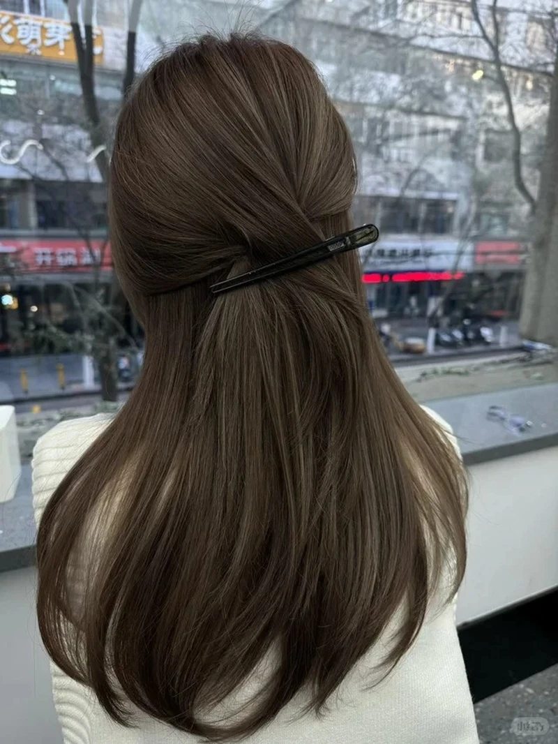 Chuẩn gu với tóc nâu khói trầm hàn quốc cực xịn