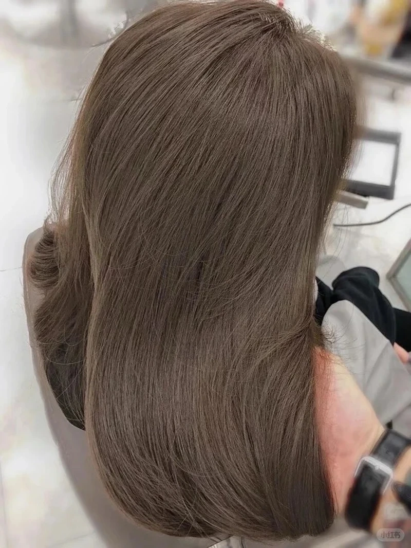 Chuẩn Hàn với tóc nâu khói trầm style hàn