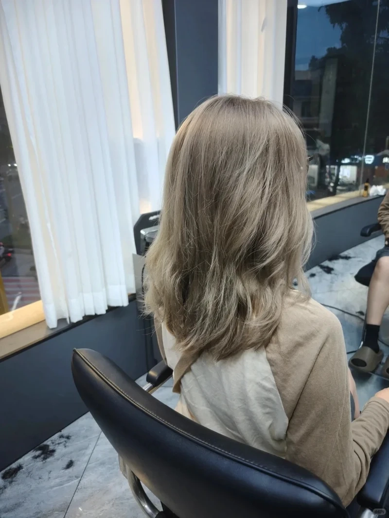 Gợi ý tóc nâu tây sáng nữ giúp bạn thêm nổi bật