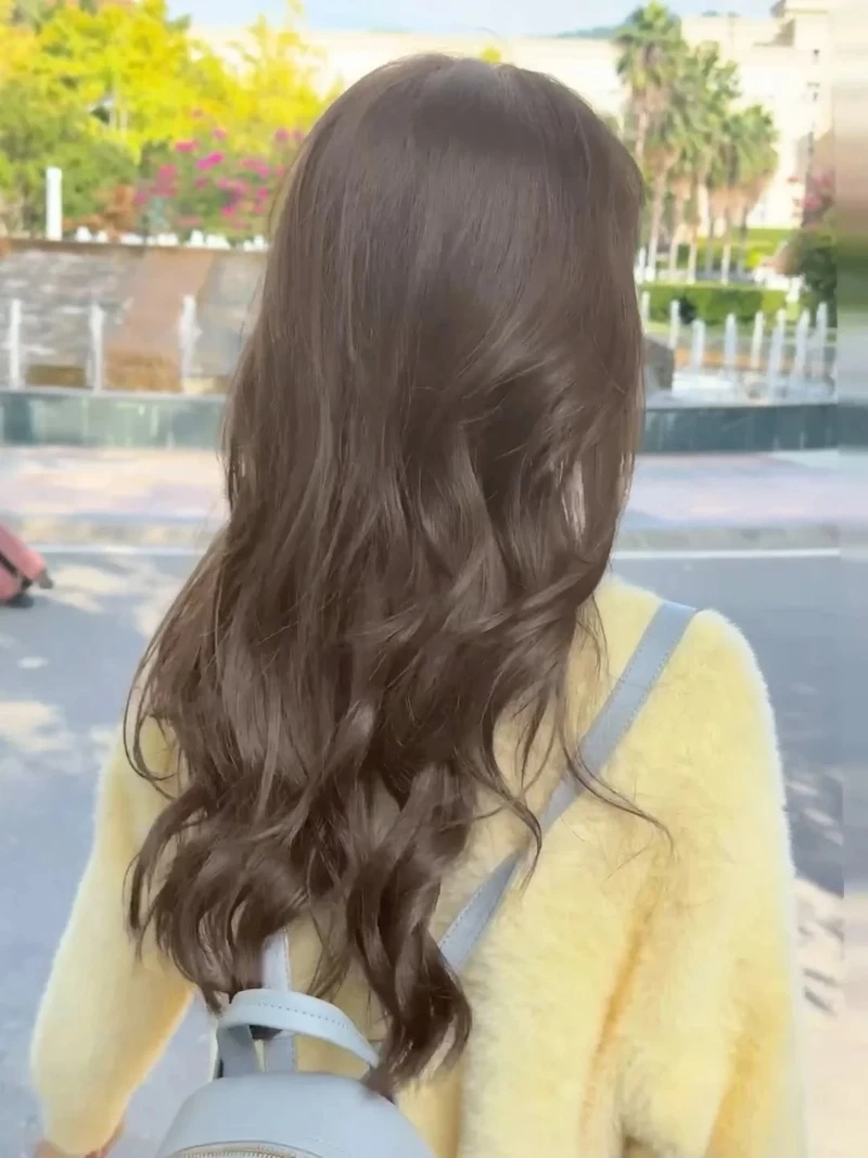 Phù hợp với tóc nâu tây sáng cho da sáng