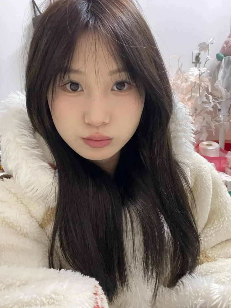 Chuẩn gu với tóc trà đen style hàn