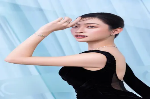 Khám phá những bức ảnh Lương Thùy Linh đẹp tựa thiên thần
