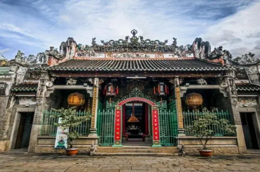 Khám phá vẻ đẹp nghệ thuật tâm linh tại Chùa Bà Thiên Hậu