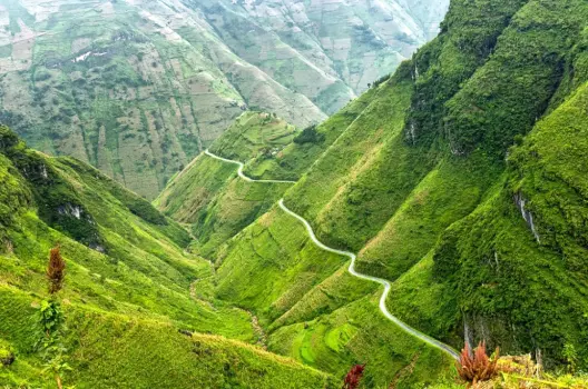 Mã Pì Lèng - Vẻ đẹp kỳ vĩ giữa cao nguyên đá Đồng Văn