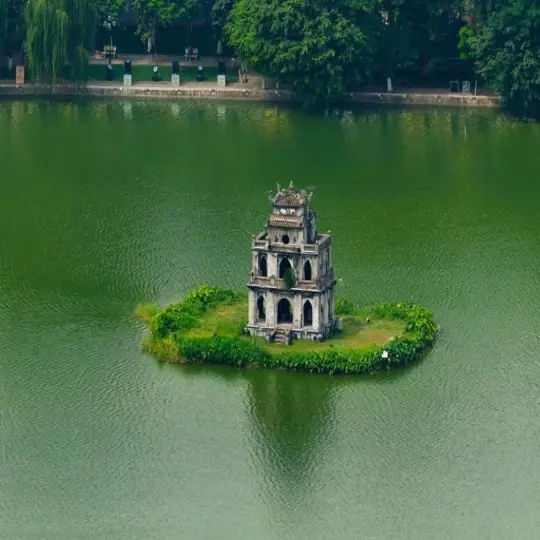 Vẻ đẹp lịch sử Hồ Gươm hiện lên sống động qua ảnh