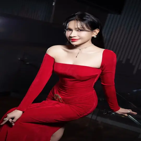 Loạt ảnh Khả Như với phong cách thời trang ấn tượng