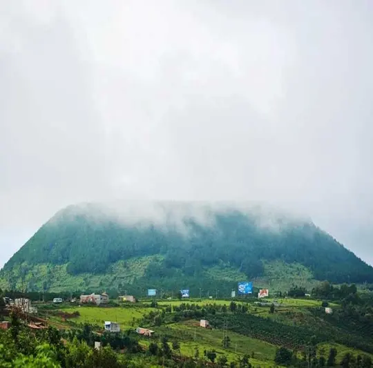 Trải nghiệm trek Núi Hàm Rồng và ngắm Sapa tuyệt sắc