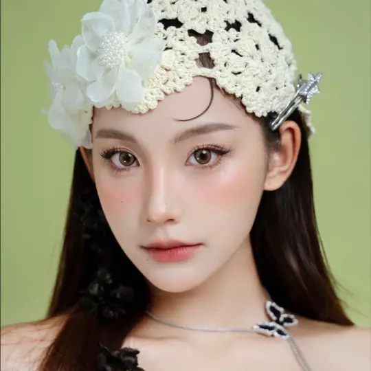 Ngắm loạt ảnh Thu Hà Ceri đẹp trong sáng và rạng rỡ