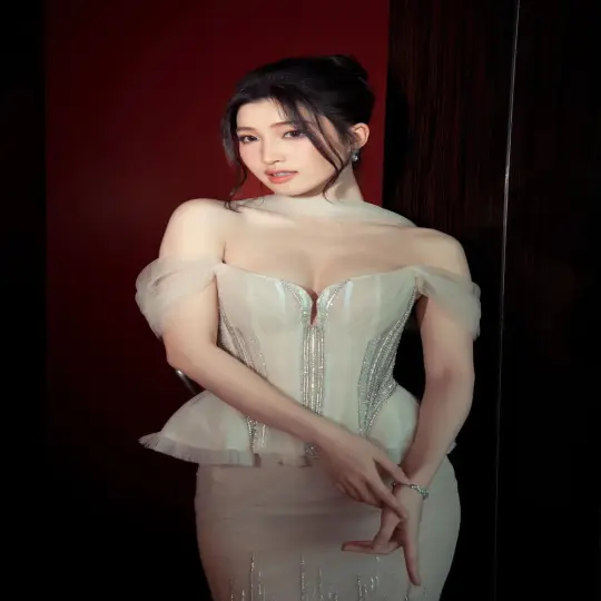 Ngắm vẻ đẹp ngọt ngào qua ảnh của Á hậu Phương Nhi