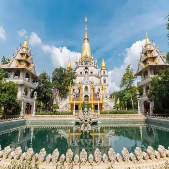Khám phá Chùa Bửu Long với kiến trúc đậm chất Thái Lan
