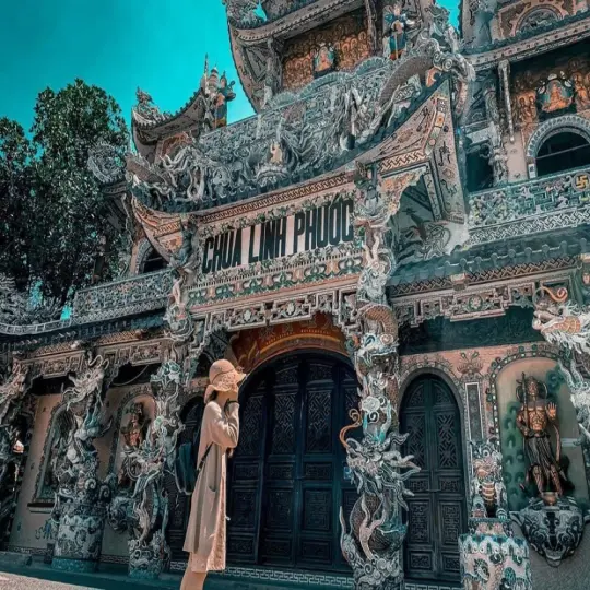 Khám phá vẻ đẹp kiến trúc và lịch sử Chùa Linh Phước