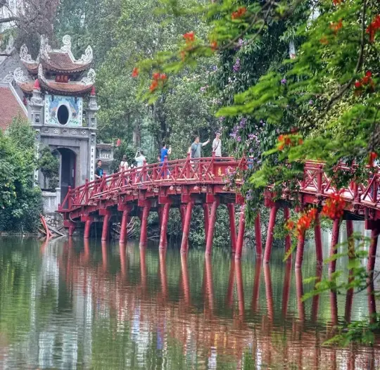 Đền Ngọc Sơn và vẻ đẹp nghệ thuật đậm chất đất kinh kỳ