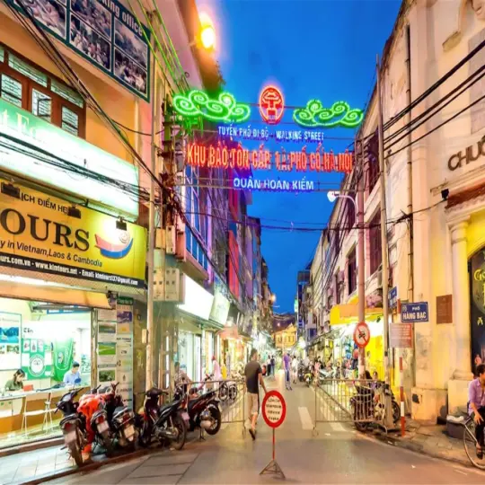 Phố Tạ Hiện - Trải nghiệm ẩm thực và văn hóa đường phố Hà Nội