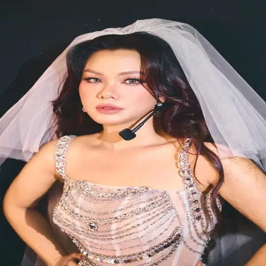 Bộ sưu tập ảnh ca sĩ Phương Vy đẹp nhẹ nhàng cuốn hút