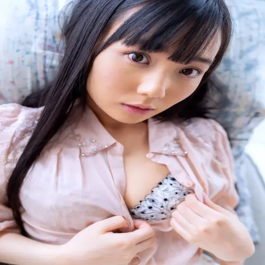 Mayoi Arisaka làn da trắng hồng mịn màng quyến rũ tự nhiên