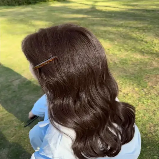 Ngắm trọn bộ ảnh tóc màu nâu socola tôn da cực cuốn hút