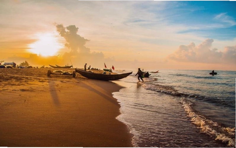Bãi biển Khai Long với khung cảnh yên bình