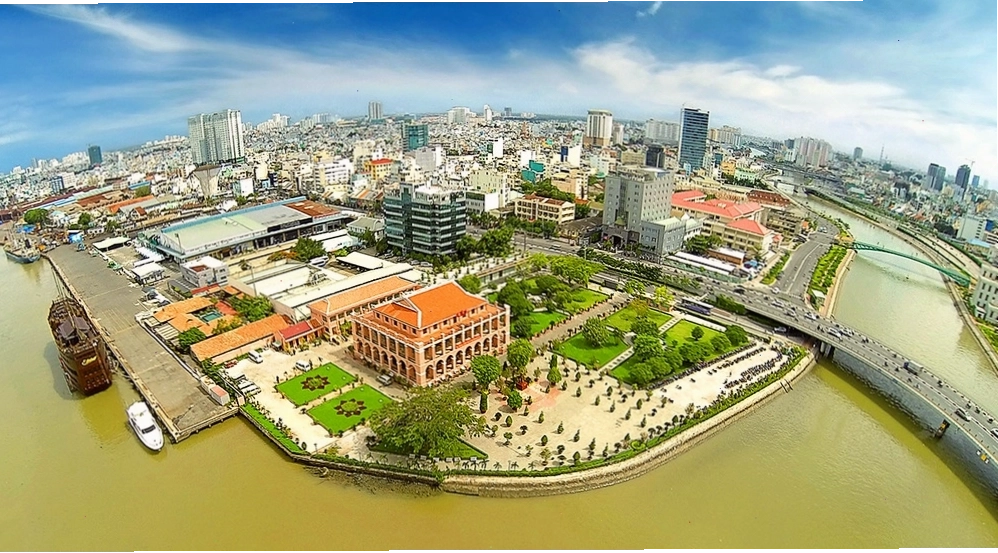 Bến Nhà Rồng nhìn từ trên cao, bao quát khu vực cảng Sài Gòn