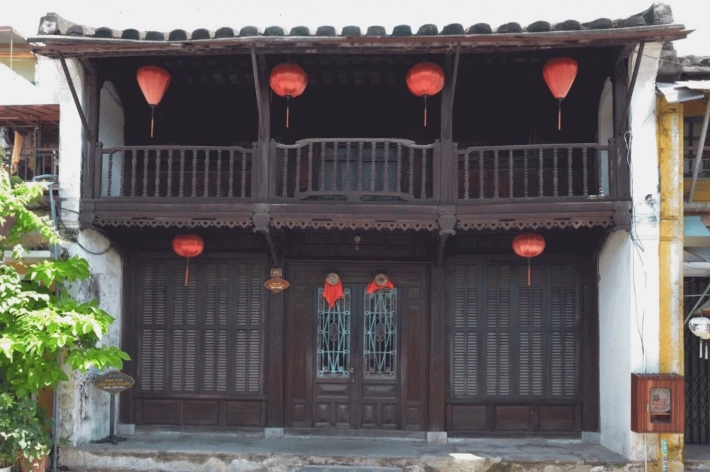 Bờ biển An Bàng với cát trắng và nước biển trong xanh