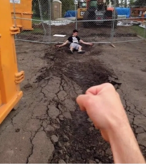 Bộ sưu tập meme đấm bá đạo thể hiện sự tức giận hài hước