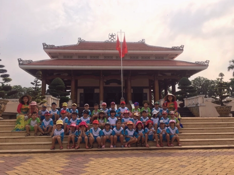 Cây xanh bao quanh di tích Ngã Ba Giồng
