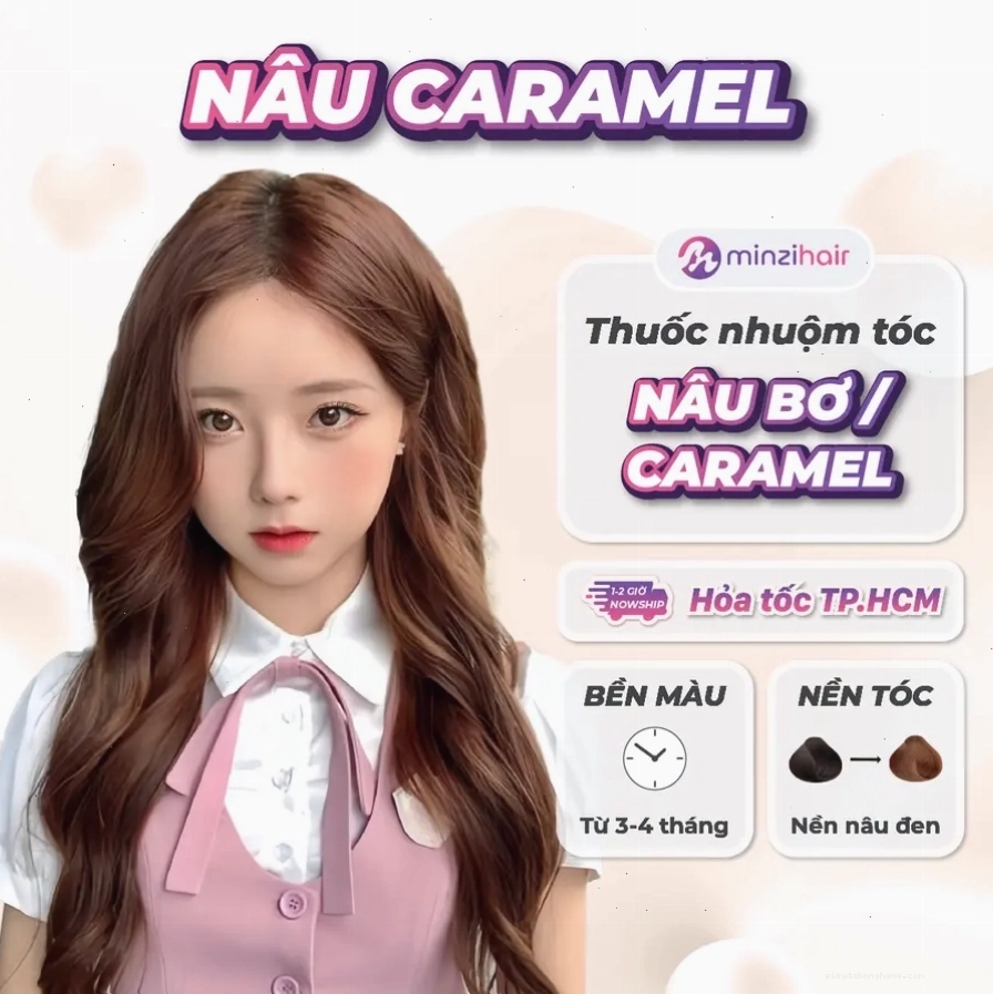 Chàng trai với mái tóc màu nâu caramel nam tính và lịch lãm